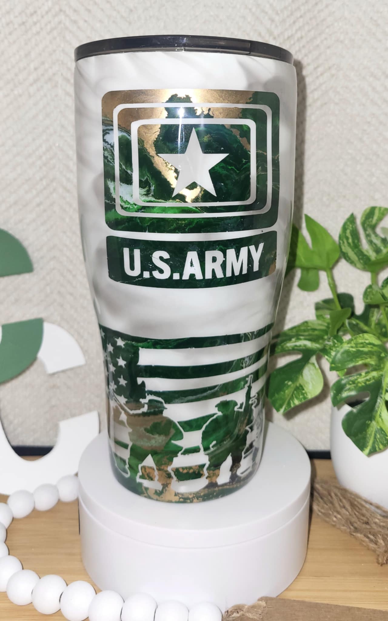 #32-Army Strong-30oz Modern Curve