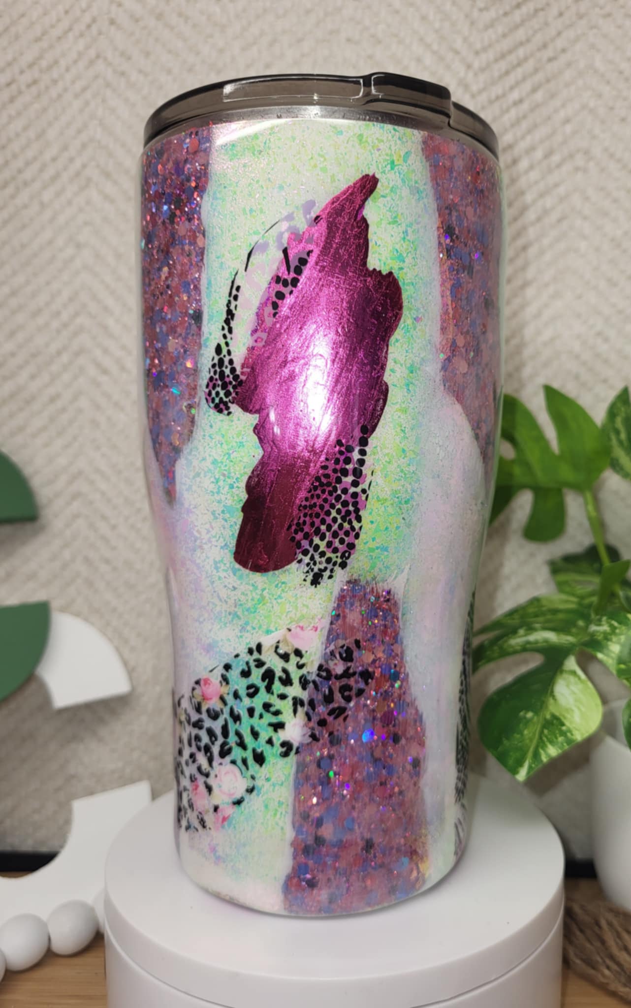 #56-Pretty Girl 20oz Modern Curve