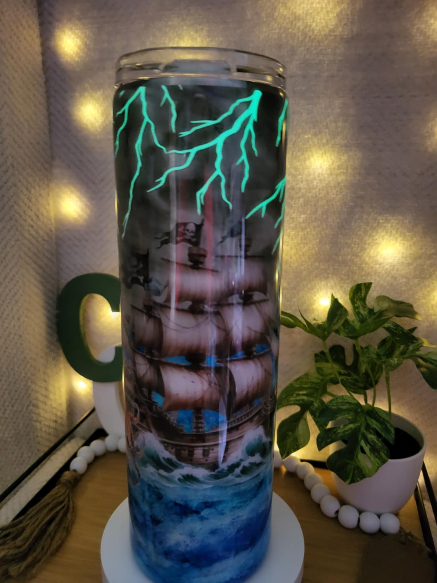 77 Pirate Ship-30oz Skinny Straight