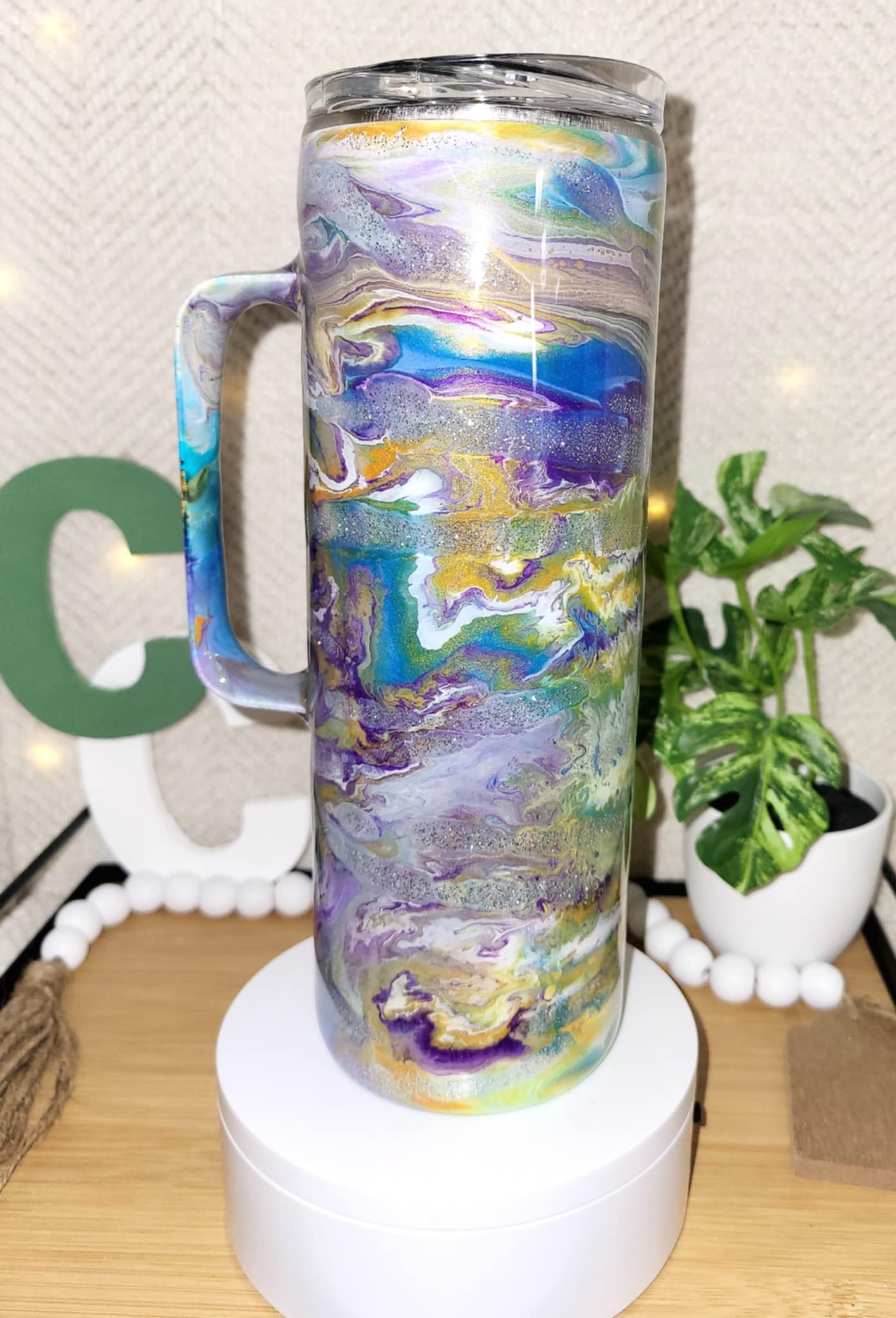 85 Swirl-it-up—20oz Skinny Hoggdler